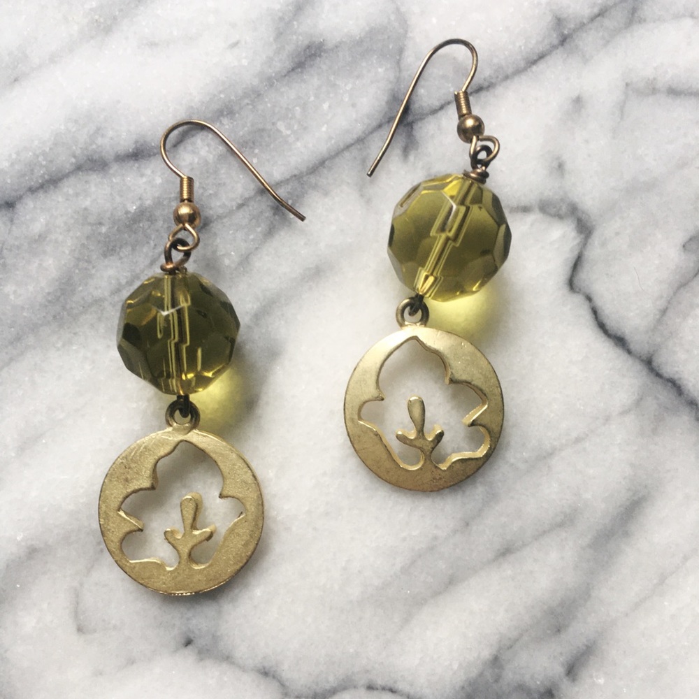 green bead leaf earrings
